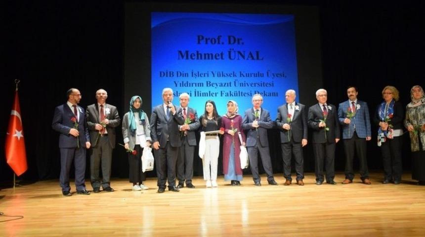 Anadolu &Uuml;niversitesinde &rsquo;hz. Peygamber Ve G&uuml;ven Toplumu&rsquo; Konferansı