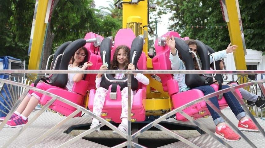 İzmirli Minikler 23 Nisan’da Lunaparkta Eğlenecek