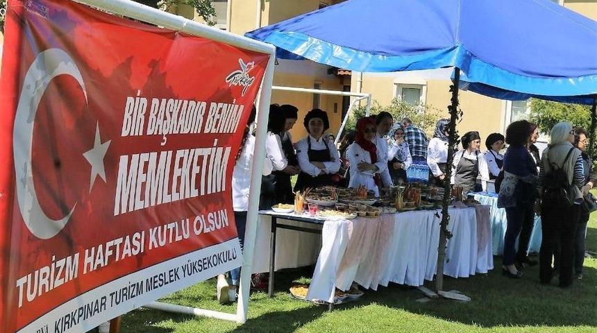 Kırkpınar&rsquo;da Geleneksel Turizm Haftası Şenliği D&uuml;zenlendi