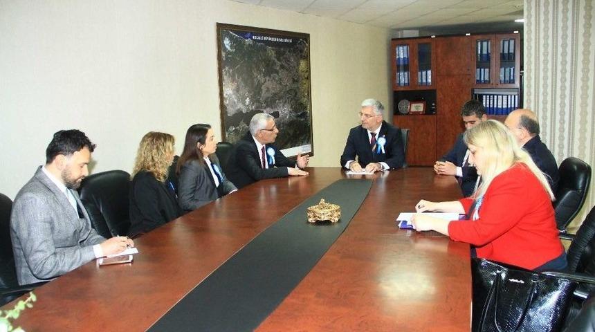 Başkan Vekili &Ouml;zak, Turizmcilerle Bir Araya Geldi