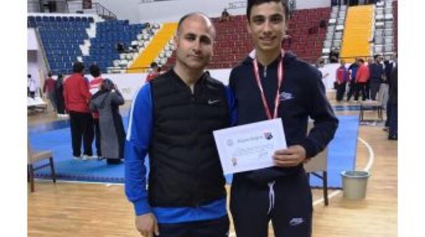 Malatyalı Sporcu T&uuml;rkiye 3&rsquo;&uuml;nc&uuml;s&uuml; Oldu