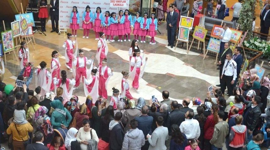 Piazza&rsquo;da 23 Nisan Şenliği Başlıyor