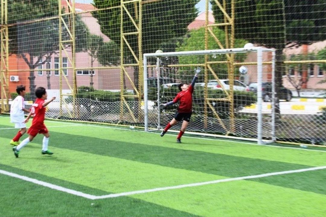 Ayvalıklı Minikler Gelecek İ&ccedil;in Sporla Buluştu