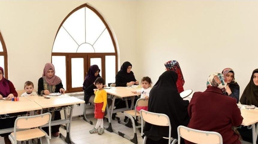 B&uuml;y&uuml;kşehir&rsquo;den İşitme Engelli Hanımlara El Sanatları Kursu