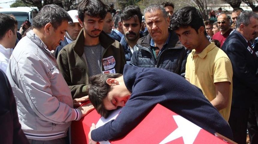 Şehit Demir&rsquo;in Oğlu Mustafa Emir: "ben G&ouml;reve Gitme Demiştim"