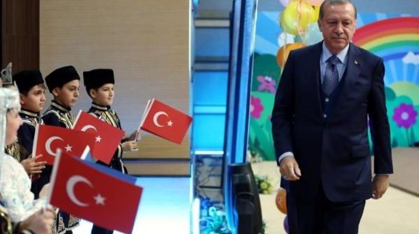 &Ccedil;ocuklara Seslenen Erdoğan: Heyecanlıyım, Coşkuluyum Kendimi Gen&ccedil; Hissediyorum Adeta Gen&ccedil;lik Iksiri Aşılıyorsunuz&nbsp;
