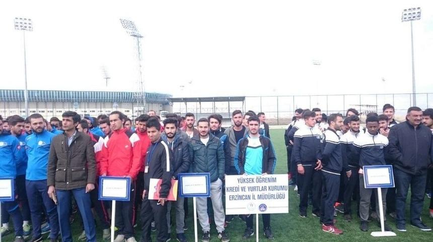 Kyk, &Uuml;niversitelileri Sahada Buluşturdu