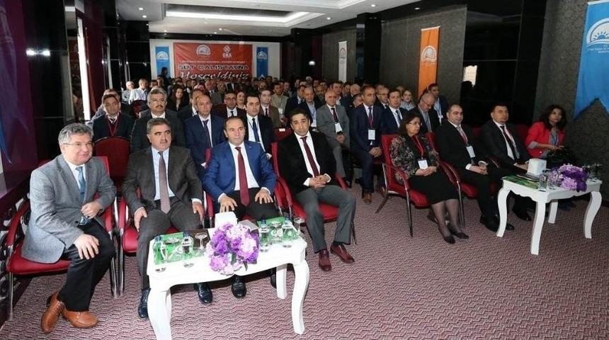 Amasya&rsquo;da S&uuml;t &Ccedil;alıştayı Başladı