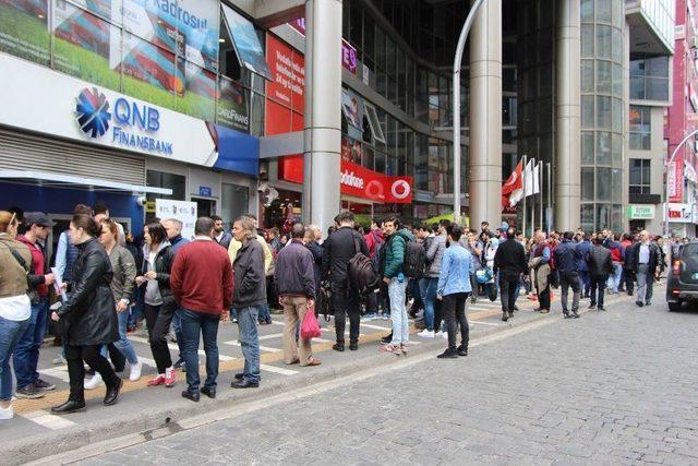 Trabzonspor&rsquo;lu Futbolcular İmza G&uuml;n&uuml;ne Katıldı 2