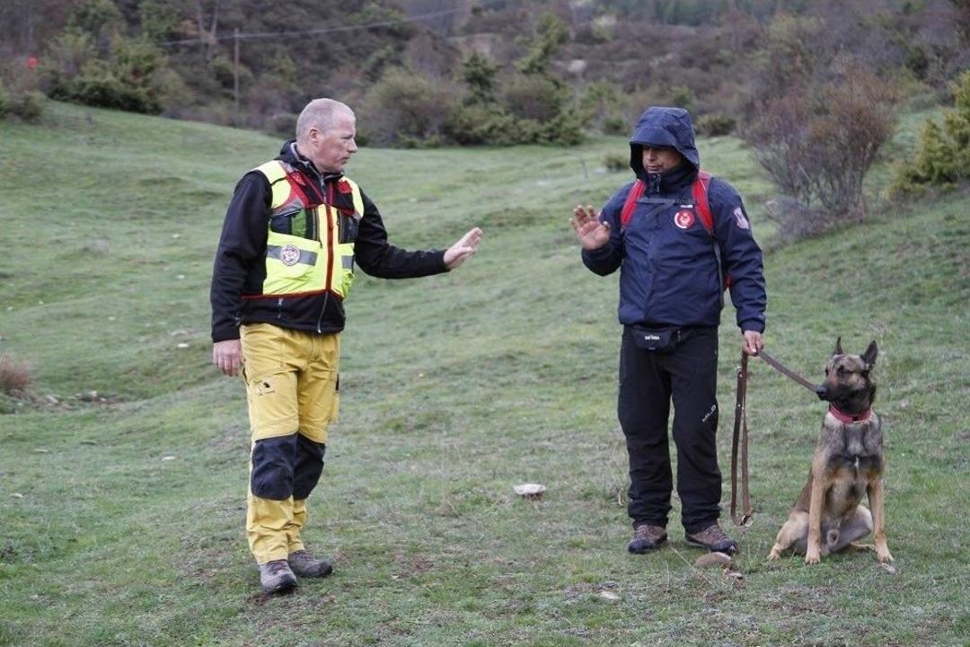 Afyonkarahisar&rsquo;da &ldquo;k&ouml;pekli Doğa Araması Semineri&rdquo;