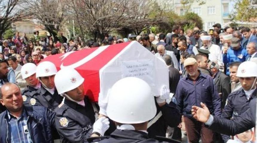 Şehit Polis Demir'in Oğlu: Bu Şehit Babamın Sevin&ccedil; G&ouml;zyaşları