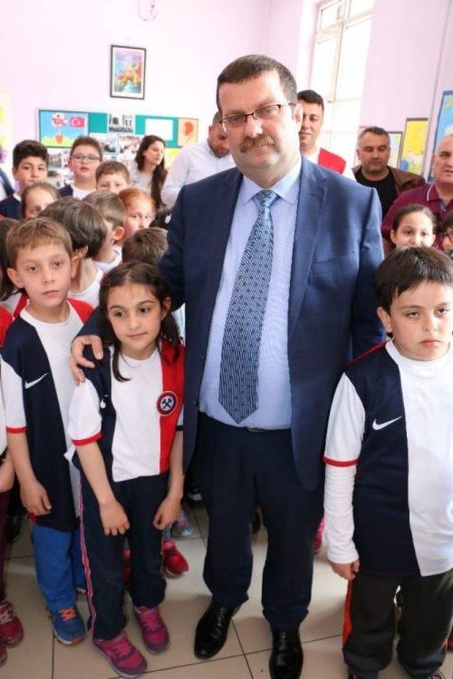 İlkokul &Ouml;ğrencilerinden Zonguldak K&ouml;m&uuml;rspor&rsquo;a Forma Desteği 2