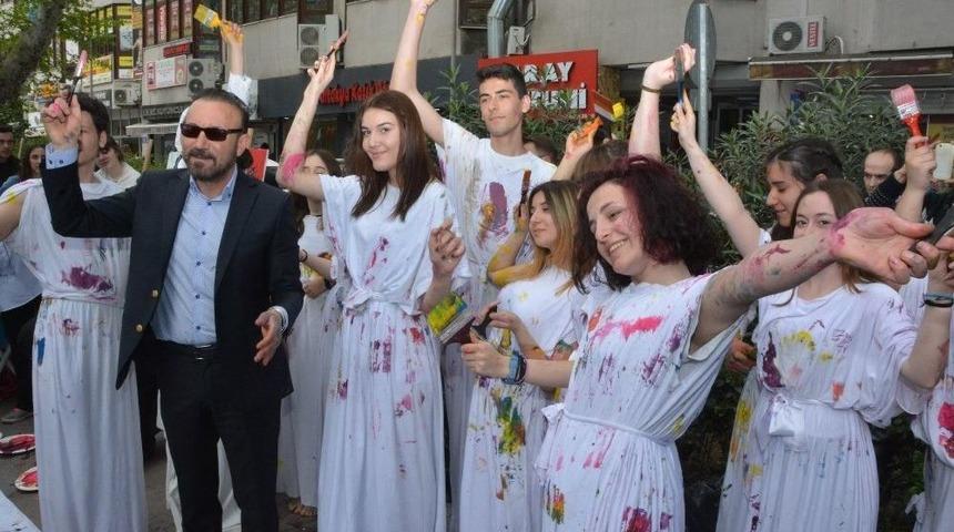 İzmit Sokakları Sanat Galerisi Oldu