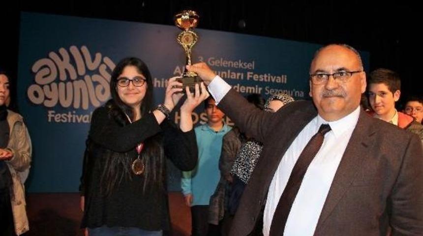 Akıl Oyunları Festivali&rsquo;Nde &Ouml;ğrenciler Hem &Ouml;ğrendi Hem Sosyalleşti