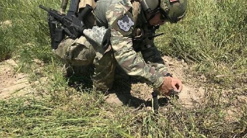 Sas Komandoları Cerablus'ta El Yapımı Patlayıcıları Imha Ediyor