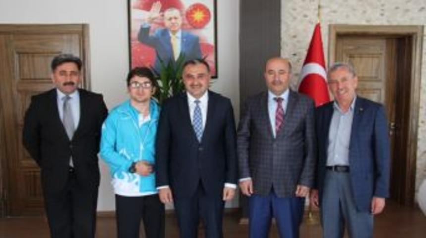 Halterci Yavuz Başkan Cabbar&rsquo;ı Ziyaret Etti
