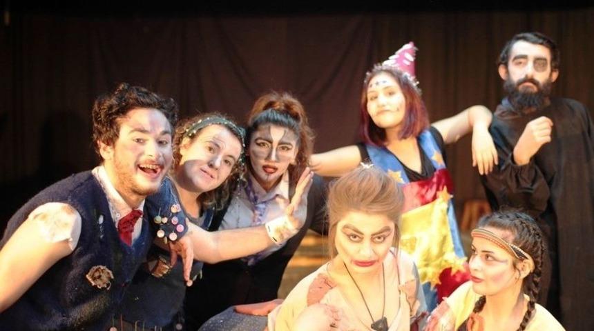 Ayvalık&rsquo;ta &rsquo;tiyatro Festivali&rsquo; Heyecanı