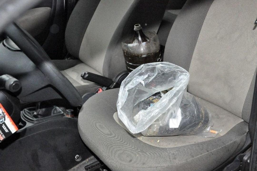 Polisten Otomobile Uyuşturucu Baskını: 7 G&ouml;zaltı