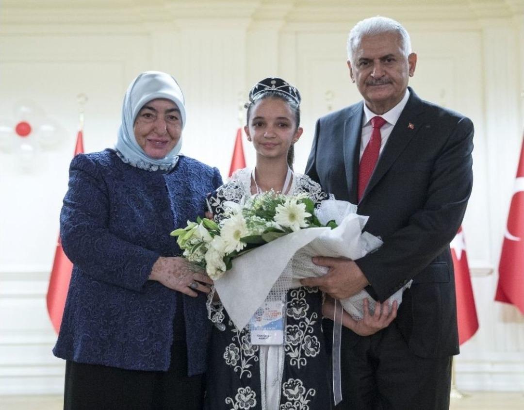 Başbakan Yıldırım, D&uuml;nya &Ccedil;ocuklarıyla Bir Araya Geldi