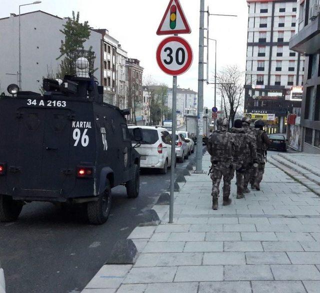 İstanbul Polisinden Şafak Operasyonu