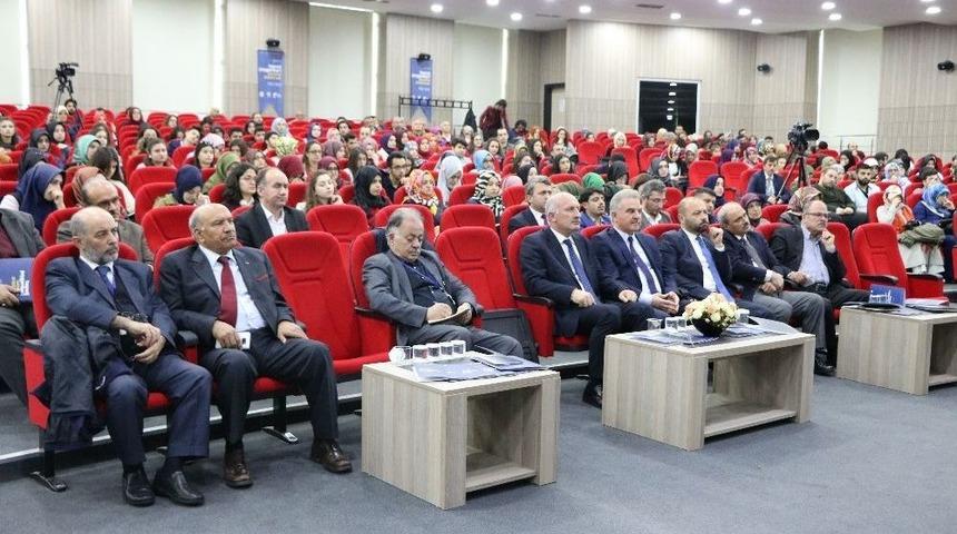 Sa&uuml;&rsquo;de &ldquo;hz. Peygamberi Sanatla Anlatmak&rdquo; Sempozyumu Ger&ccedil;ekleşti