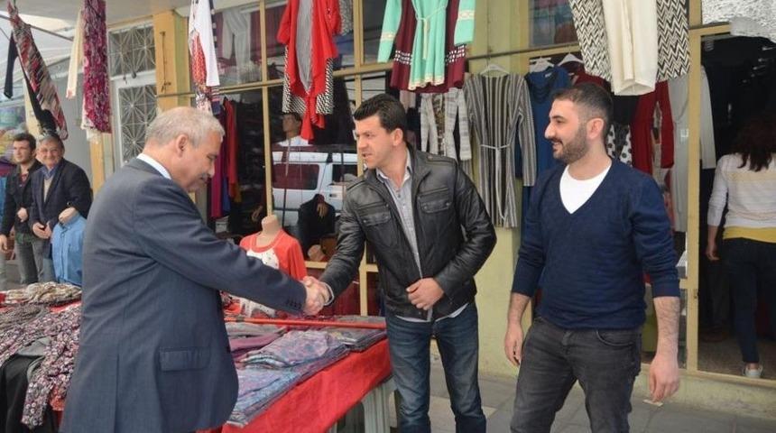 Vali G&uuml;ven&ccedil;er Pazarda Dert Dinledi