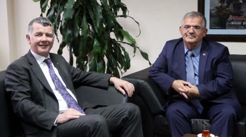 İngiliz B&uuml;y&uuml;kel&ccedil;i Moore: İngiliz Vatandaşlarının T&uuml;rkiye'ye Gelmesini Destekliyoruz