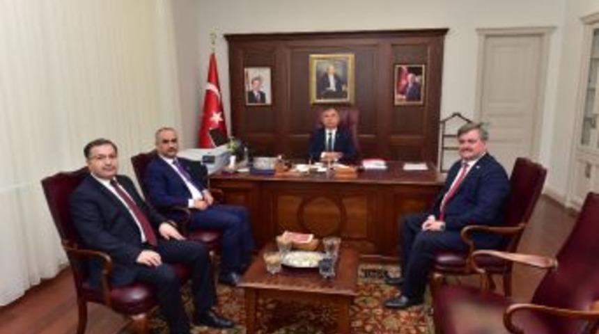 &Ccedil;aturoğlu, Bakan Yılmaz&rsquo;dan İki Okul Talep Etti