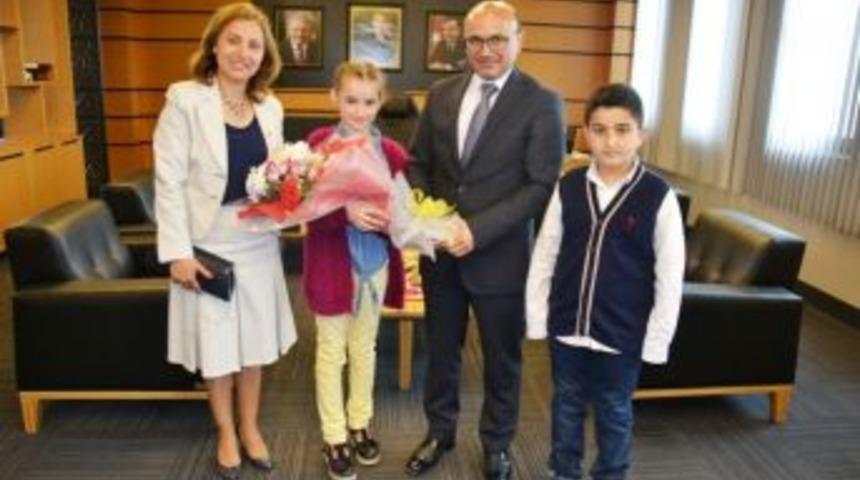 Başkanlık Koltuğu &Ouml;ğrencilerin