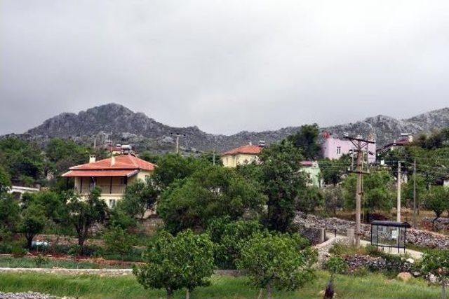 Susuzluğu Yağmur Suyu Biriktererek Aşmaya &Ccedil;alışıyorlar 2