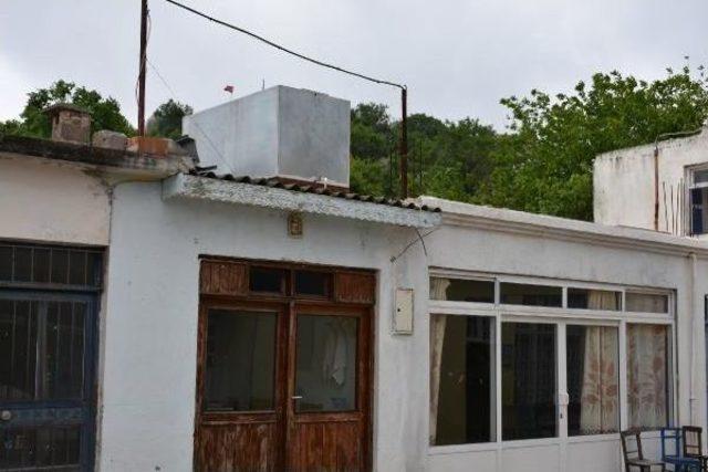 Susuzluğu Yağmur Suyu Biriktererek Aşmaya &Ccedil;alışıyorlar 3