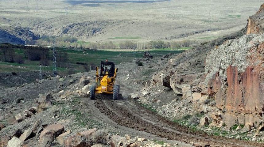Yol Ve Metruk Ev Temizliği &Ccedil;alışmaları T&uuml;m Hızıyla Devam Ediyor