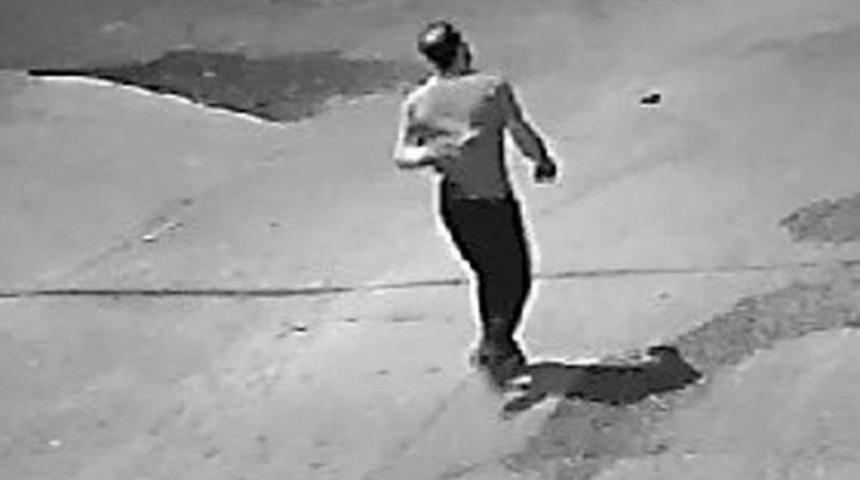 Hırsızı Sa&ccedil;ları Ele Verdi