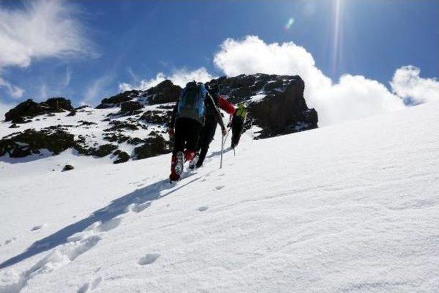 Milli Dağcı Tun&ccedil; Fındık Van da Erek Dağı&rsquo;Na Tırmandı 2