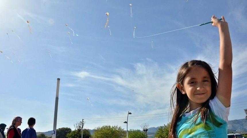 Antalya B&uuml;y&uuml;kşehir 23 Nisan&rsquo;ı Dolu Dolu Kutluyor