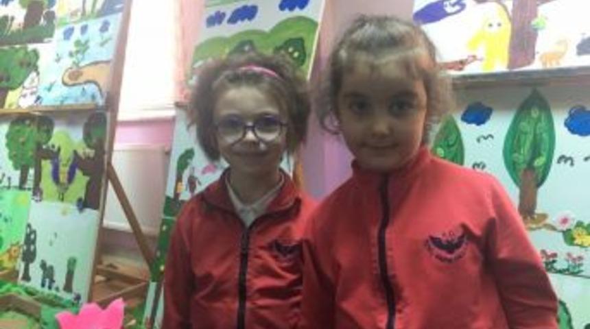 Atat&uuml;rk &Uuml;niversiteli Miniklerden Resim Sergisi