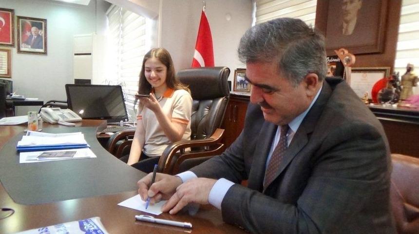 Makam Telefonları Bağlanamayınca Küçük Yöneticiler ‘cep’ten Görüştü