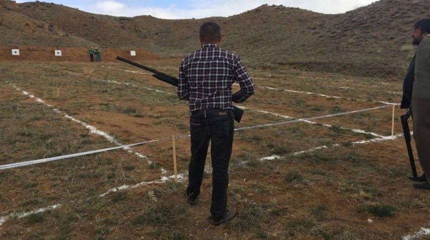 Kayseri&rsquo;de T&uuml;fek &Ouml;d&uuml;ll&uuml; Trap Yarışması