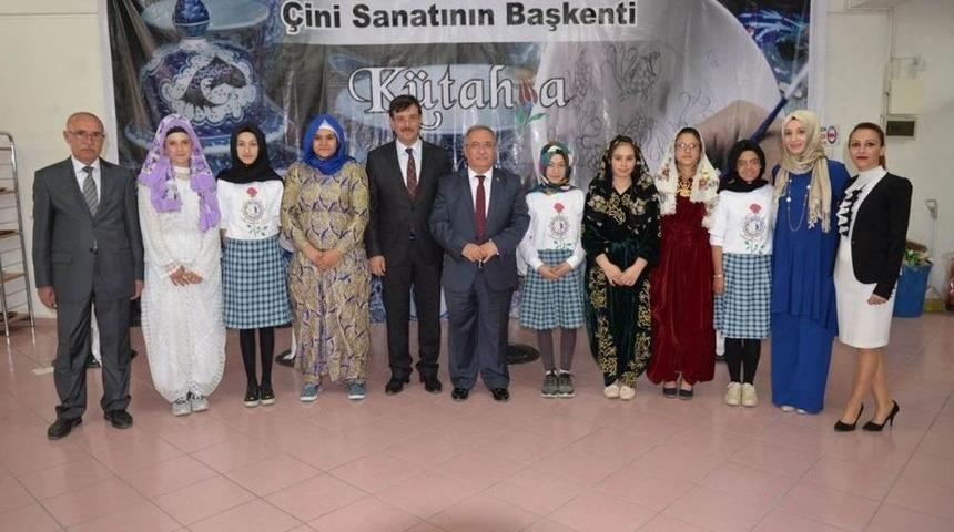 K&uuml;tahya&rsquo;da &rsquo;&ccedil;emberimde G&uuml;l Oya&rsquo; Sergisi