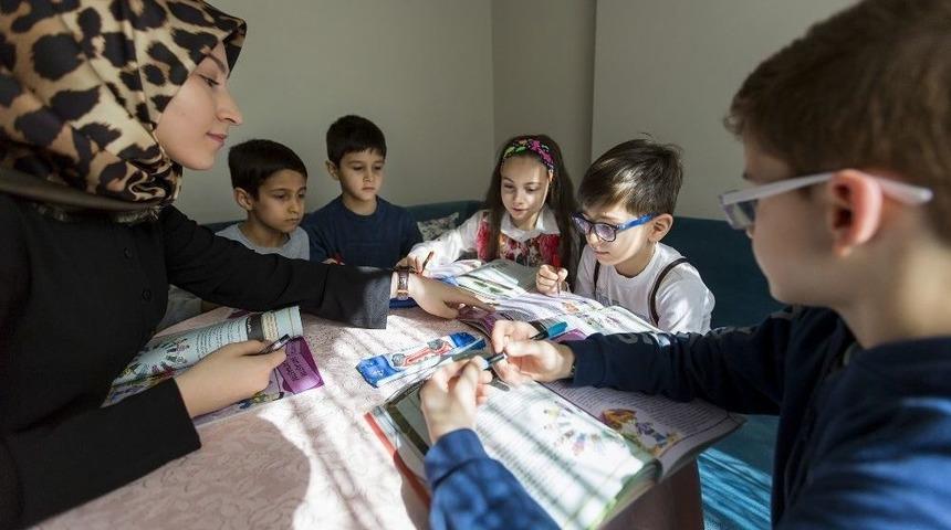 Ey&uuml;pl&uuml; &Ccedil;ocuklar Evde Değerler Eğitimi&rsquo;yle Sosyalleşiyor