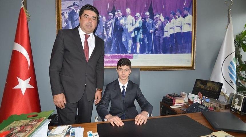 23 Nisan &Ccedil;ocukları Başkan Koltuklarını Devraldı