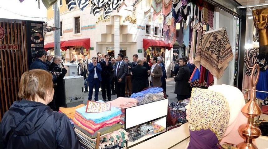 Bursa&rsquo;da &Ccedil;arşılar Dualarla A&ccedil;ılıyor