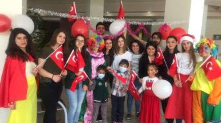 Esog&uuml; Hastanesi &Ccedil;ocuk Onkoloji Servisinde 23 Nisan Ulusal Egemenlik Ve &Ccedil;ocuk Bayramı Etkinliği