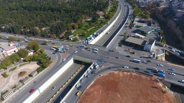 Mezarlık Kavşağının Yapımına Başlandı