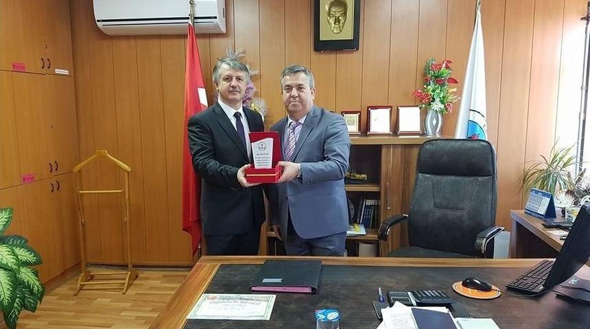 Yılın &Ouml;ğretmeni 3 Yılda İkinci Kez Erdemir İlkokulu&rsquo;ndan &Ccedil;ıktı