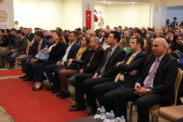 Dr. Sadık Ahmet Mesleki Ve Teknik Anadolu Lisesi’nde Mezuniyet Sevinci