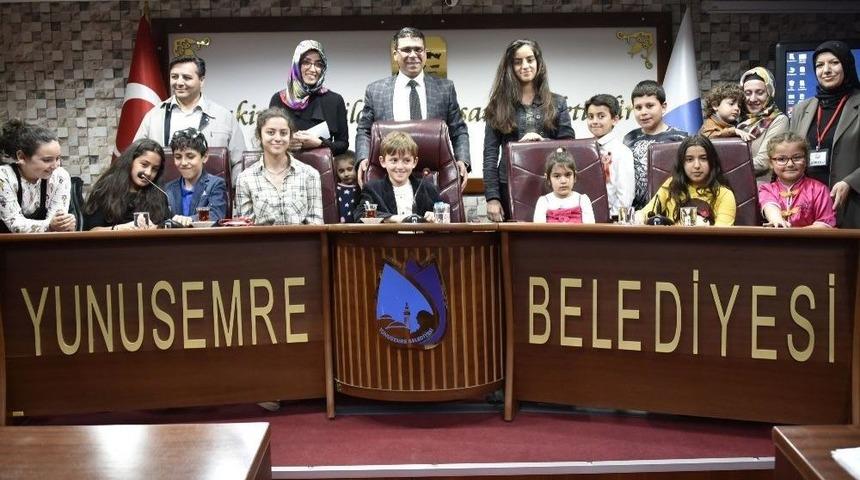 Mecliste Yetki &Ccedil;ocuklardaydı