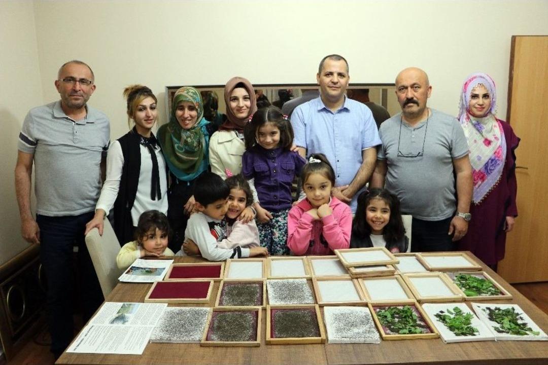 Evlerinde İpek B&ouml;ceği Yetiştirerek 6 Bin Lira Kazanacaklar