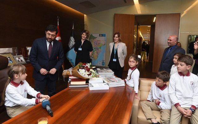 Beşiktaş Belediye Başkanı Hazinedar Koltuğunu Bıraktı