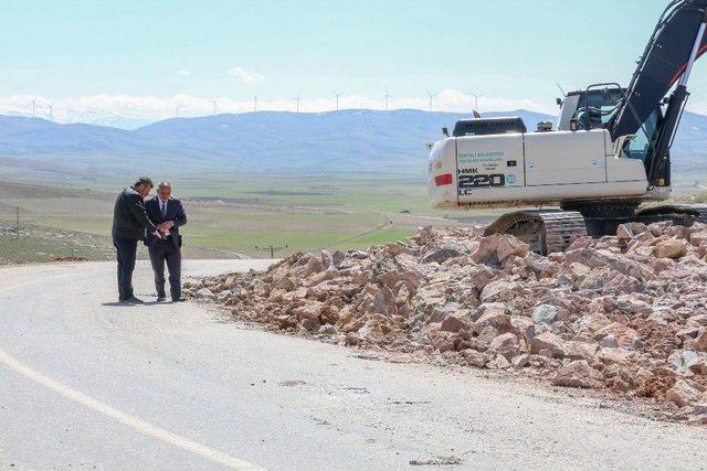 Yahyalı’da Mahalle Yollarındaki Düzenlemeler Devam Ediyor